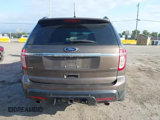 2015 Ford Explorer XLT with VIN 1FM5K8D80FGA93600, listed as a IAAI auction lot 41892821 with 207,028 mi miles and . Bid and sale history available at carsss.com. Image 16.