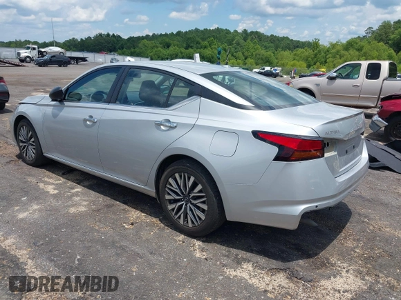 2024 Nissan Altima SV with VIN 1N4BL4DV7RN339731, listed as a IAAI auction lot 42642371 with 34,165 mi miles and . Bid and sale history available at DreamBid. Image 3.