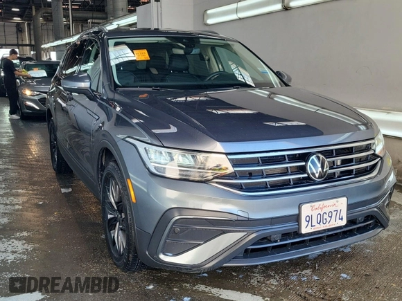 2024 Volkswagen Tiguan SE with VIN 3VV3B7AX8RM107014, listed as a IAAI auction lot 42734341 with 27,789 mi miles and . Bid and sale history available at DreamBid. Image 50.