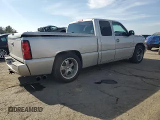 2006 Chevrolet Silverado SS z VIN 2GCEC19N561178209, wystawiony jako Copart lot #44487665 z przebiegiem 155 319 mil mil oraz Szkody całkowita. Historia ofert i sprzedaży dostępna na DreamBid. Obrazek 3.