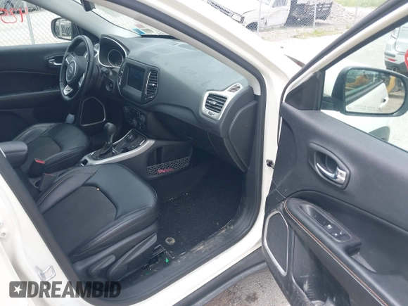 2019 Jeep Compass Latitude with VIN 3C4NJDBB8KT684116, listed as a IAAI auction lot 42596469 with 73,219 mi miles and . Bid and sale history available at DreamBid. Image 5.