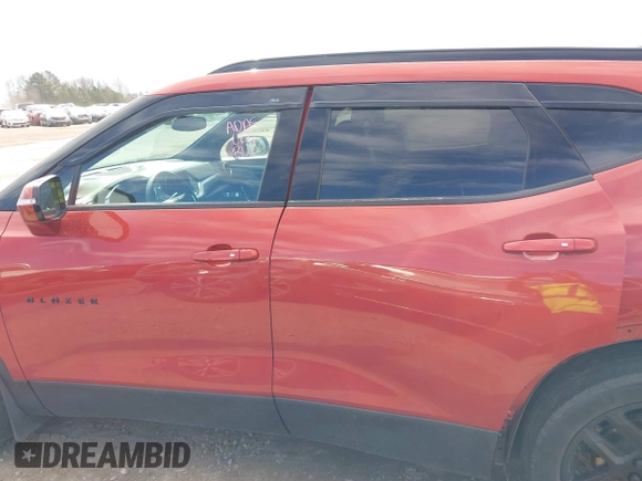 2021 Chevrolet Blazer LT z VIN 3GNKBHRS0MS559804, wystawiony jako IAAI lot #41684430 z przebiegiem 61 468 mil mil oraz . Historia ofert i sprzedaży dostępna na DreamBid. Obrazek 15.