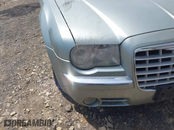 2005 Chrysler 300 with VIN 2C3AA63H65H522824, listed as a IAAI auction lot 42133787 with 266,724 mi miles. Bid and sale history available at carsss.com. Image 15.