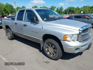 2003 Dodge 1500 ST z VIN 1D7HU18N13S109255, wystawiony jako IAAI lot #42409753 z przebiegiem 202 729 mil mil oraz . Historia ofert i sprzedaży dostępna na DreamBid. Obrazek 1.
