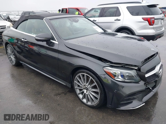 2019 Mercedes-Benz C 300 with VIN WDDWK8DB5KF919156, listed as a IAAI auction lot 41432031 with 39,771 mi miles and . Bid and sale history available at carsss.com. Image 1.