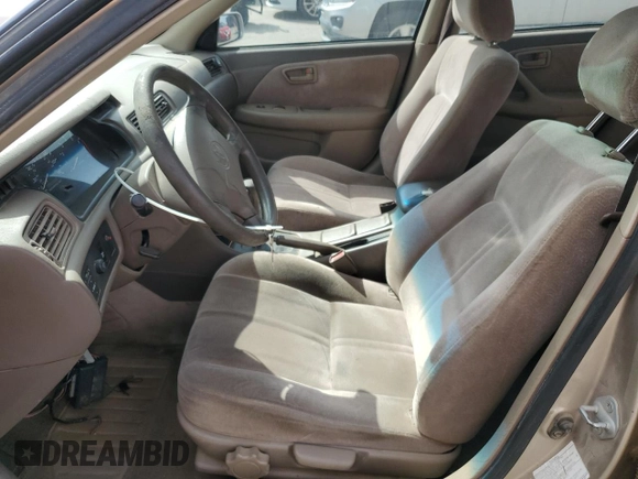 1998 Toyota Camry LE z VIN JT2BF28K4W0114447, wystawiony jako Copart lot #50846275 z przebiegiem 288 989 mil mil oraz Szkoda całkowita • Salvage title. Historia ofert i sprzedaży dostępna na DreamBid. Obrazek 7.