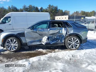 2024 Cadillac LYRIQ Luxury z VIN 1GYKPSRL3RZ122559, wystawiony jako IAAI lot #41587457 z przebiegiem 8 408 mil mil oraz . Historia ofert i sprzedaży dostępna na DreamBid. Obrazek 14.