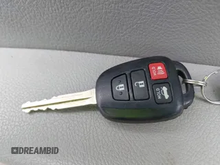 2015 Toyota Camry XLE with VIN 4T1BF1FK7FU079685, listed as a IAAI auction lot 41998976 with 109,489 mi miles. Bid and sale history available at carsss.com. Image 11.