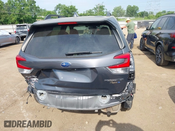 2020 Subaru Forester Premium with VIN JF2SKAJCXLH577546, listed as a IAAI auction lot 42594599 with 55,168 mi miles and . Bid and sale history available at DreamBid. Image 17.