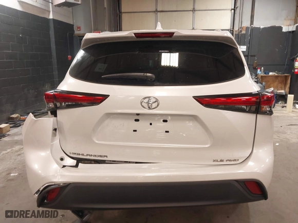 2022 Toyota Highlander XLE with VIN 5TDGZRBH5NS168930, listed as a IAAI auction lot 41913580 with 16,762 mi miles. Bid and sale history available at carsss.com. Image 16.