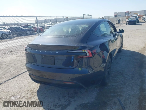 2024 Tesla Model 3 z VIN 5YJ3E1EA7RF721467, wystawiony jako IAAI lot #41857656 z przebiegiem 6 197 mil mil oraz . Historia ofert i sprzedaży dostępna na DreamBid. Obrazek 4.