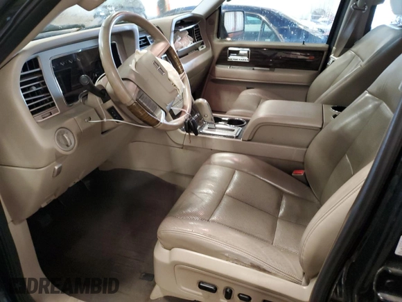 2010 Lincoln Navigator z VIN 5LMJJ2J52AEJ01982, wystawiony jako Copart lot #55949515 z przebiegiem 154 052 mil mil oraz Czysty tytuł • Clean title. Historia ofert i sprzedaży dostępna na DreamBid. Obrazek 7.