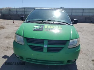 2005 Dodge Caravan SXT z VIN 2D4GP44L55R172613, wystawiony jako Copart lot #54903825 z przebiegiem 121 435 mil mil oraz Szkody całkowita. Historia ofert i sprzedaży dostępna na DreamBid. Obrazek 5.