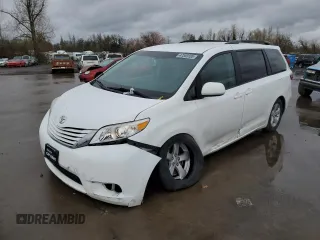 2017 Toyota Sienna LE Auto Access Seat с VIN 5TDKZ3DCXHS875440, выставлен на аукционе Copart как лот 47553105 с пробегом 66 775 миль миль и Списание • Salvage title. История ставок и продаж доступна на DreamBid. Изображение 1.