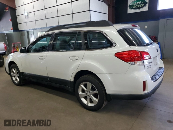 2014 Subaru Outback 2.5i with VIN 4S4BRBAC9E3290131, listed as a Copart auction lot 62429195 with 116,168 mi miles and Clean title. Bid and sale history available at DreamBid. Image 2.