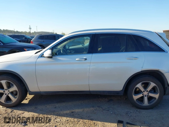 2017 Mercedes-Benz GLC 300 z VIN WDC0G4JB8HF185341, wystawiony jako IAAI lot #41804808 z przebiegiem 52 952 mil mil oraz . Historia ofert i sprzedaży dostępna na DreamBid. Obrazek 14.