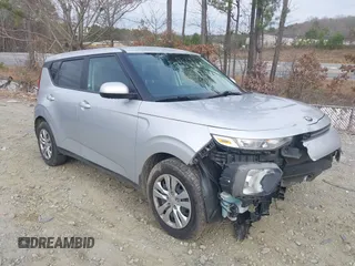 2020 Kia Soul LX with VIN KNDJ23AU8L7011339, listed as a IAAI auction lot 41179070 with 107,072 mi miles. Bid and sale history available at carsss.com. Image 1.
