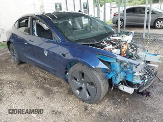 2023 Tesla Model 3 z VIN 5YJ3E1EA9PF566224, wystawiony jako IAAI lot #42292218 z przebiegiem 22 730 mil mil oraz . Historia ofert i sprzedaży dostępna na DreamBid. Obrazek 1.