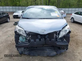 2017 Toyota Sienna XLE Auto Access Seat with VIN 5TDYZ3DC0HS845616, listed as a IAAI auction lot 42027773 with 89,108 mi miles and . Bid and sale history available at DreamBid. Image 13.