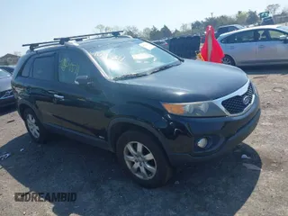 2013 Kia Sorento LX with VIN 5XYKTDA67DG375524, listed as a IAAI auction lot 41824511 with 175,604 mi miles. Bid and sale history available at carsss.com. Image 1.