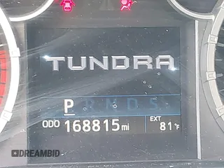 2016 Toyota Tundra SR5 z VIN 5TFDW5F18GX550786, wystawiony jako IAAI lot #42055381 z przebiegiem 168 815 mil mil oraz . Historia ofert i sprzedaży dostępna na DreamBid. Obrazek 15.