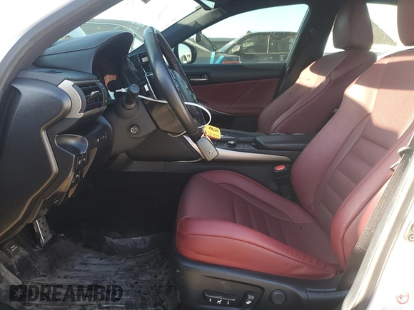 2018 Lexus IS 300 z VIN JTHC81D26J5033191, wystawiony jako Copart lot #53259005 z przebiegiem 62 295 mil mil oraz Szkoda całkowita • Salvage title. Historia ofert i sprzedaży dostępna na DreamBid. Obrazek 7.