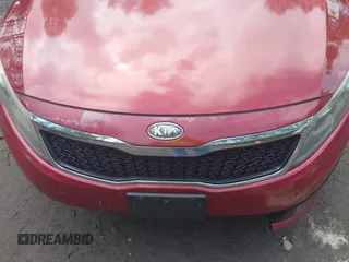 2011 Kia Optima LX z VIN KNAGM4A76B5137923, wystawiony jako IAAI lot #42268782 z przebiegiem 181 694 mil mil oraz . Historia ofert i sprzedaży dostępna na DreamBid. Obrazek 6.