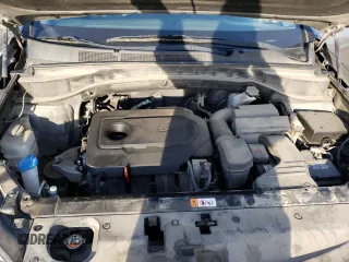 2018 Hyundai Santa Fe 2.4L with VIN 5NMZT3LB3JH056559, listed as a Copart auction lot 44703073 with 84,663 mi miles and Salvage title. Bid and sale history available at DreamBid. Image 11.
