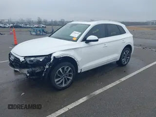 2021 Audi Q5 Premium Plus z VIN WA1BAAFY8M2077292, wystawiony jako IAAI lot #41663216 z przebiegiem 35 378 mil mil oraz . Historia ofert i sprzedaży dostępna na DreamBid. Obrazek 2.
