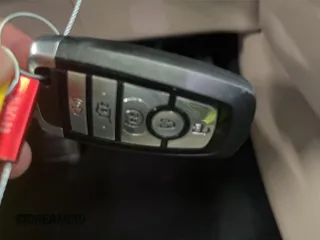 2021 Ford Escape SEL с VIN 1FMCU9H99MUA91420, выставлен на аукционе IAAI как лот 42621261 с пробегом 10 319 миль миль и . История ставок и продаж доступна на DreamBid. Изображение 15.