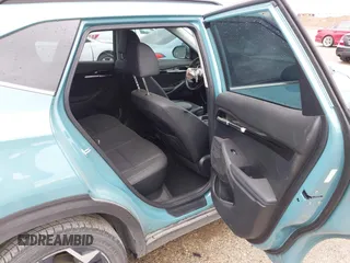 2024 Kia Seltos EX z VIN KNDER2AA5R7473573, wystawiony jako IAAI lot #41906243 z przebiegiem 39 672 mil mil oraz . Historia ofert i sprzedaży dostępna na DreamBid. Obrazek 8.