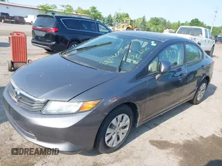 2012 Honda Civic LX z VIN 19XFB2F58CE102273, wystawiony jako IAAI lot #42409158 z przebiegiem 178 381 mil mil oraz . Historia ofert i sprzedaży dostępna na DreamBid. Obrazek 2.