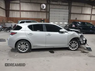 2012 Lexus CT 200h z VIN JTHKD5BH0C2112169, wystawiony jako IAAI lot #42091355 z przebiegiem 260 644 mil mil oraz . Historia ofert i sprzedaży dostępna na DreamBid. Obrazek 13.