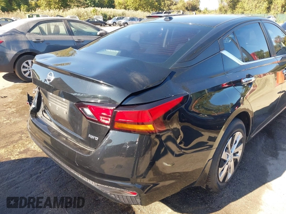 2019 Nissan Altima 2.5 S with VIN 1N4BL4BW6KC189236, listed as a IAAI auction lot 40638145 with 147,457 mi miles. Bid and sale history available at carsss.com. Image 17.