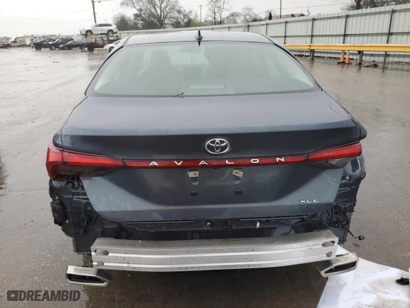 2022 Toyota Avalon XLE with VIN 4T1AZ1FB1NU084186, listed as a Copart auction lot 84636044 with 26,795 mi miles and Clean Title. Bid and sale history available at carsss.com. Image 6.