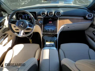 2022 Mercedes-Benz C 300 z VIN W1KAF4HBXNR010656, wystawiony jako Copart lot #70868282 z przebiegiem 641 mil mil oraz . Historia ofert i sprzedaży dostępna na DreamBid. Obrazek 8.