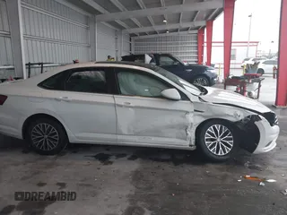 2019 Volkswagen Jetta SEL with VIN 3VWEB7BU9KM166586, listed as a IAAI auction lot 41382619 with 39,872 mi miles and . Bid and sale history available at DreamBid. Image 6.