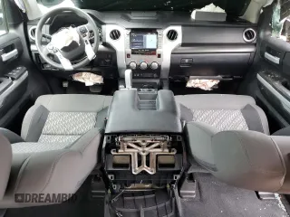2020 Toyota Tundra 2WD SR5 with VIN 5TFEY5F17LX260869, listed as a Copart auction lot 70342524 with 25,607 mi miles and Salvage Title. Bid and sale history available at carsss.com. Image 8.