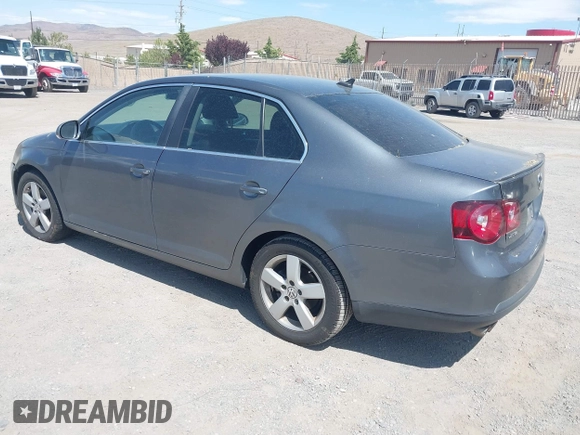 2009 Volkswagen Jetta SE z VIN 3VWRZ71K09M088979, wystawiony jako IAAI lot #42532075 z przebiegiem 179 179 mil mil oraz . Historia ofert i sprzedaży dostępna na DreamBid. Obrazek 3.