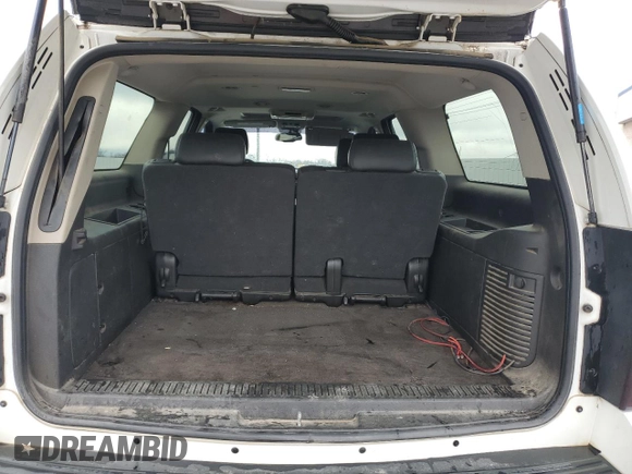 2008 Chevrolet Suburban LT w/2LT with VIN 3GNFK16388G267557, listed as a Copart auction lot 43952315 with 243,207 mi miles and Salvage Title. Bid and sale history available at carsss.com. Image 6.