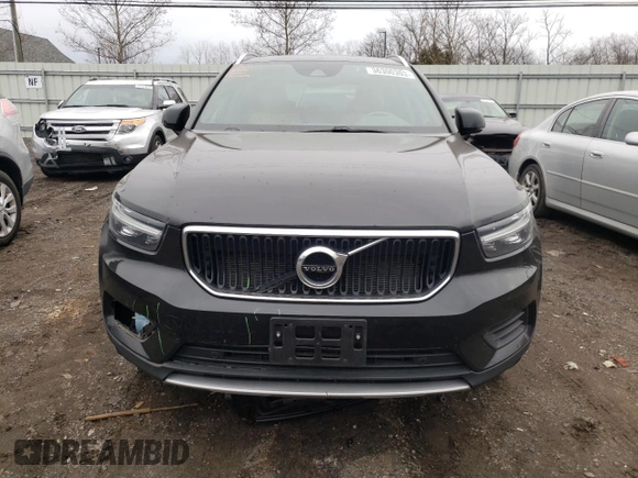 2019 Volvo XC40 Momentum z VIN YV4162UK8K2122135, wystawiony jako Copart lot #36300303 z przebiegiem 22 838 mil mil oraz . Historia ofert i sprzedaży dostępna na DreamBid. Obrazek 5.