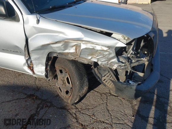 2006 Toyota Tacoma z VIN 5TETX22N26Z282695, wystawiony jako IAAI lot #41540262 z przebiegiem 259 961 mil mil oraz . Historia ofert i sprzedaży dostępna na DreamBid. Obrazek 6.