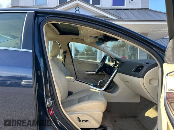 2015 Volvo S60 T5 Premier with VIN YV1612TB7F1305119, listed as a Copart auction lot 85914134 with 190,842 mi miles and Clean Title. Bid and sale history available at carsss.com. Image 5.