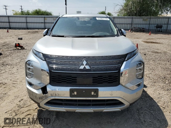 2024 Mitsubishi Outlander SE z VIN JA4J3VA82RZ035364, wystawiony jako Copart lot #51957115 z przebiegiem 18 144 mil mil oraz Szkoda całkowita • Salvage title. Historia ofert i sprzedaży dostępna na DreamBid. Obrazek 5.