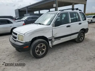 2000 Chevrolet Tracker with VIN 2CNBJ13C0Y6948883, listed as a Copart auction lot 62365775 with 160,702 mi miles and Salvage title. Bid and sale history available at DreamBid. Image 1.