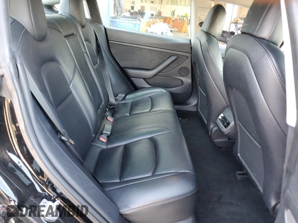 2022 Tesla Model 3 z VIN 5YJ3E1EA2NF372373, wystawiony jako Copart lot #59139335 z przebiegiem 79 106 mil mil oraz Czysty tytuł • Clean title. Historia ofert i sprzedaży dostępna na DreamBid. Obrazek 10.