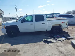 2011 Chevrolet Silverado 1500 LT with VIN 3GCPKSE37BG376443, listed as a IAAI auction lot 41972500 with 160,391 mi miles. Bid and sale history available at carsss.com. Image 14.