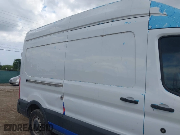 2017 Ford Transit z VIN 1FTYR2XG4HKB46781, wystawiony jako IAAI lot #42731791 z przebiegiem 194 657 mil mil oraz . Historia ofert i sprzedaży dostępna na DreamBid. Obrazek 6.