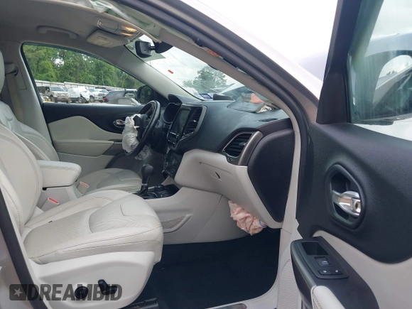 2020 Jeep Cherokee Limited with VIN 1C4PJMDX3LD531197, listed as a IAAI auction lot 42128640 with 98,104 mi miles and . Bid and sale history available at DreamBid. Image 5.