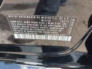 2016 Volkswagen Jetta SEL z VIN 3VWL07AJ2GM259395, wystawiony jako IAAI lot #42448235 z przebiegiem 101 032 mil mil oraz . Historia ofert i sprzedaży dostępna na DreamBid. Obrazek 9.